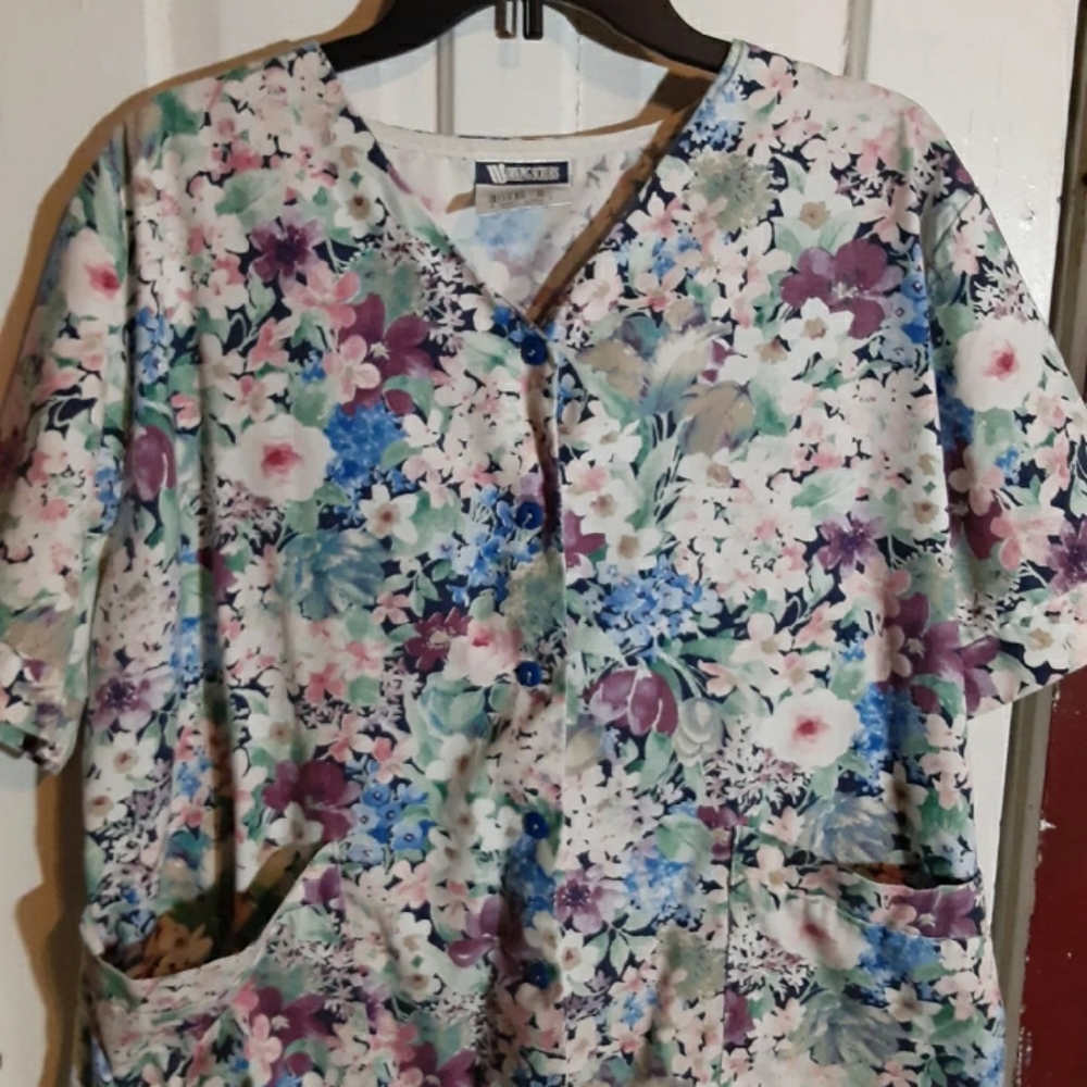 Scrub top